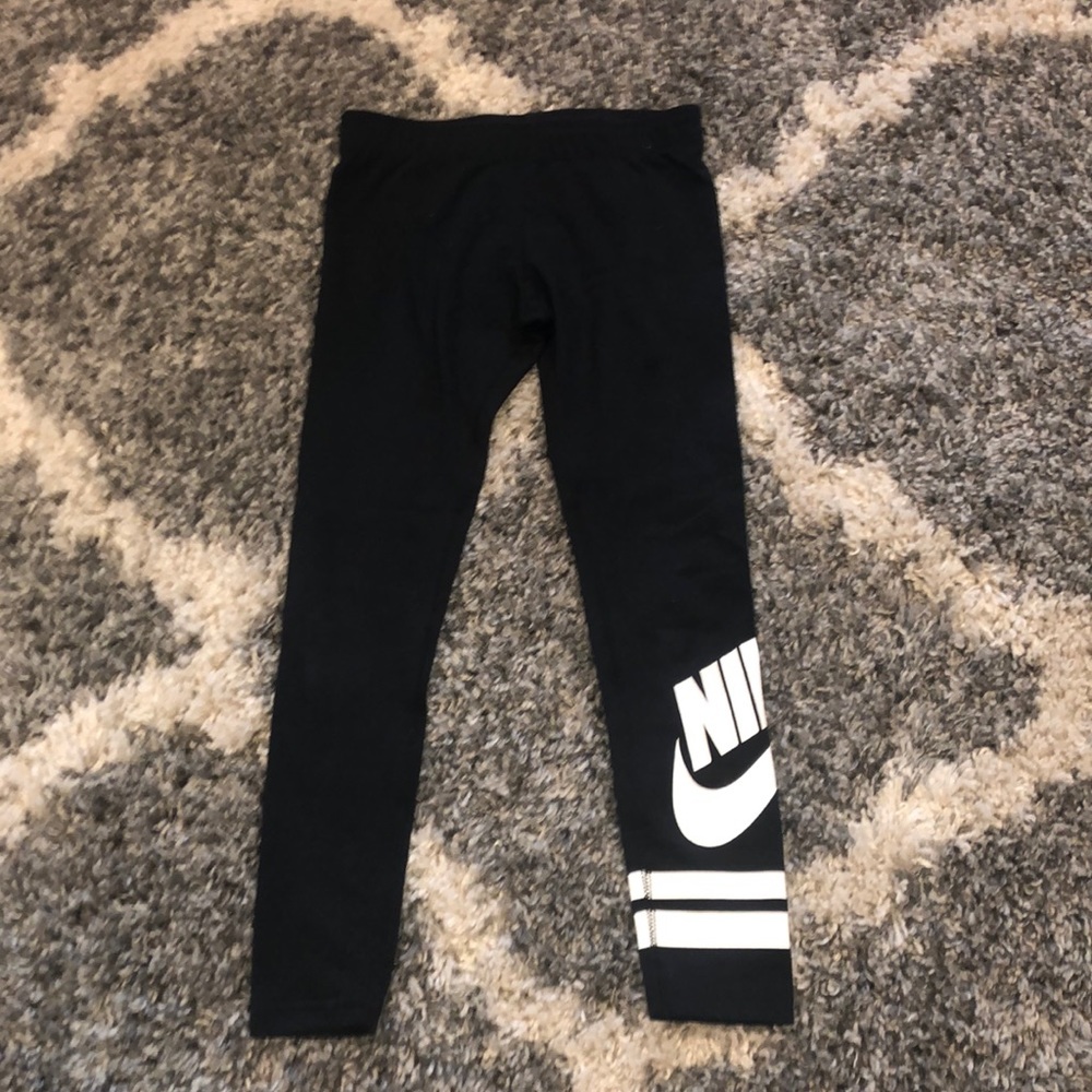 Girls Nike Athletic leggings